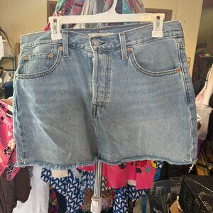 Levis denim icon mini skirt size 31